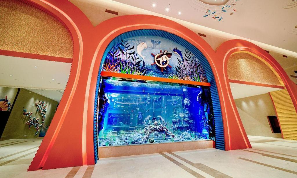 Dolphin Bay Hotel Kunming Bagian luar foto