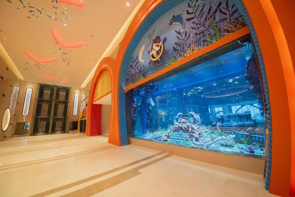 Dolphin Bay Hotel Kunming Bagian luar foto