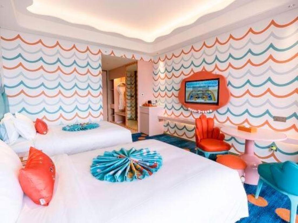 Dolphin Bay Hotel Kunming Bagian luar foto