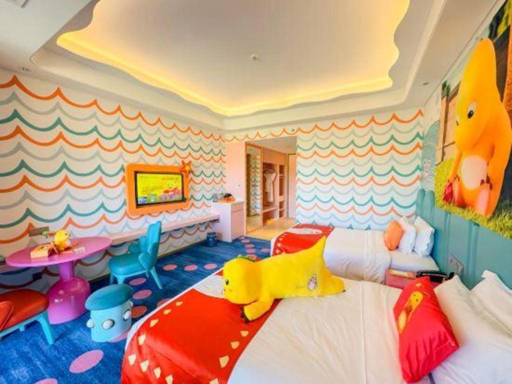 Dolphin Bay Hotel Kunming Bagian luar foto