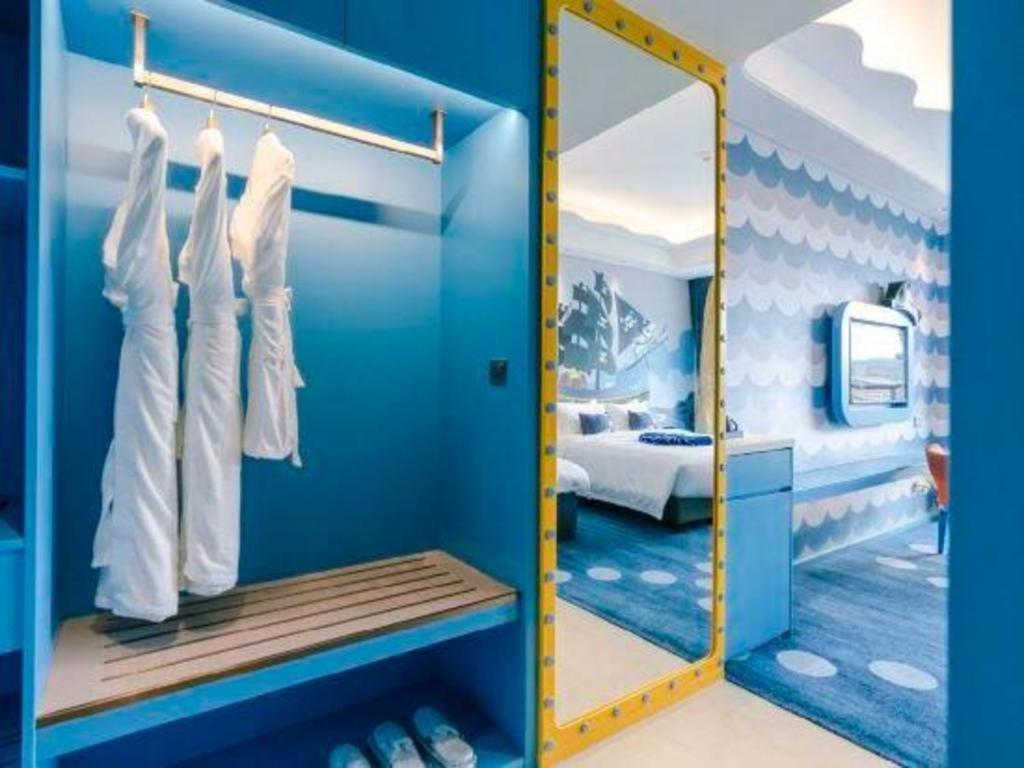 Dolphin Bay Hotel Kunming Bagian luar foto
