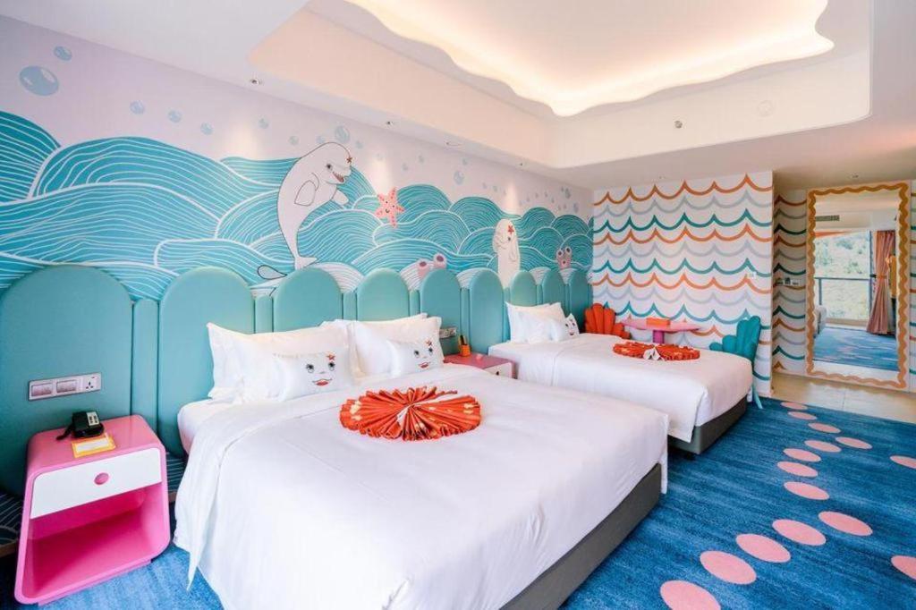 Dolphin Bay Hotel Kunming Bagian luar foto
