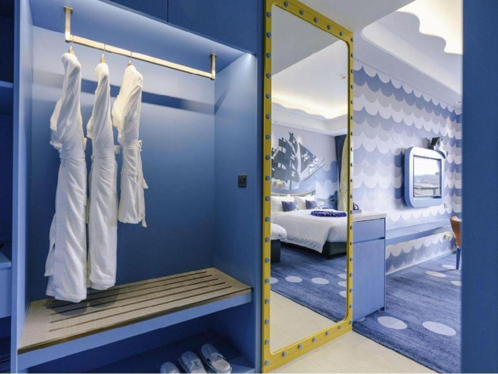 Dolphin Bay Hotel Kunming Bagian luar foto
