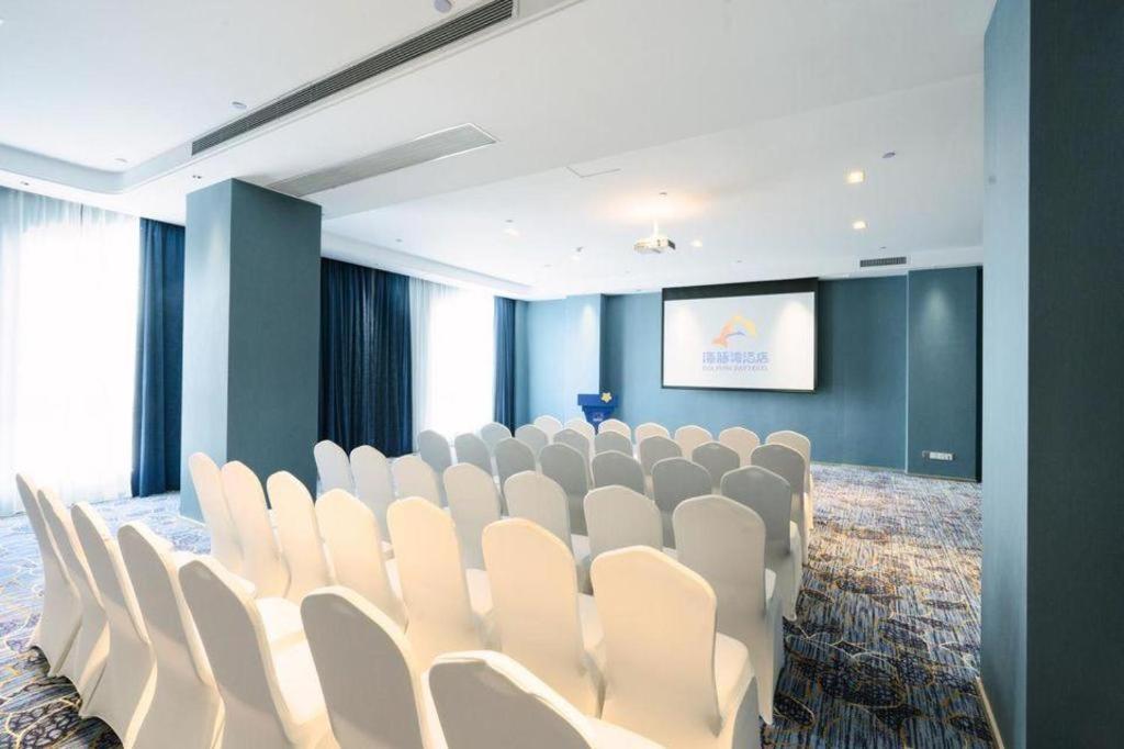 Dolphin Bay Hotel Kunming Bagian luar foto